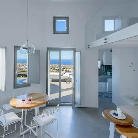 Sandy & Salty Pýrgos