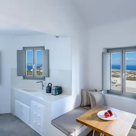 Sandy & Salty Pýrgos